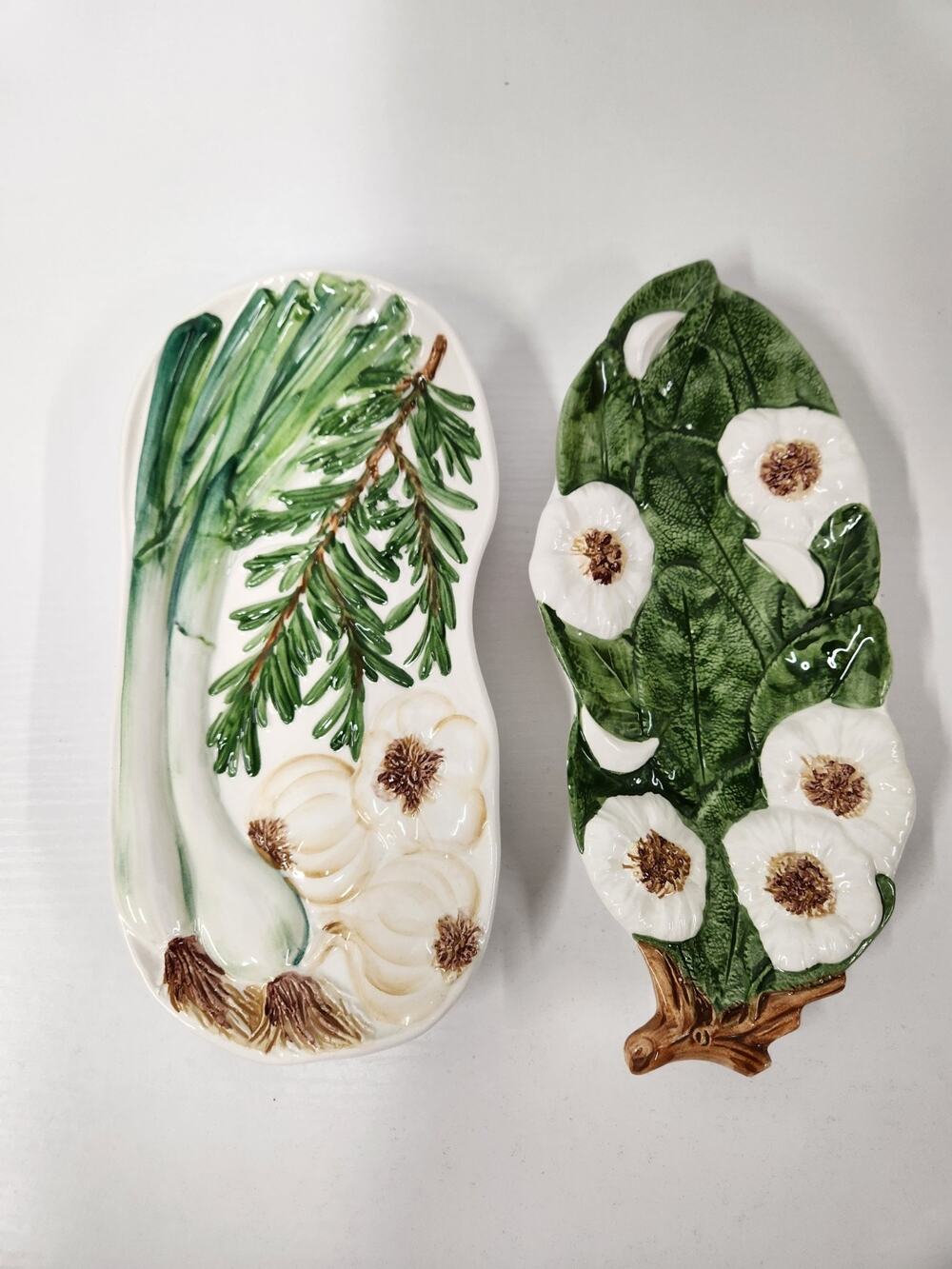 Vtg. Majolica Style Ceramic Vegetable & Herb Platters Bundle Of 2. Garlic, Onion